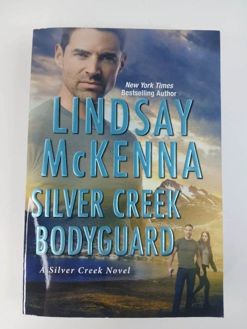 Silver Creek Bodyguard Lindsay McKenna Paperback 2022